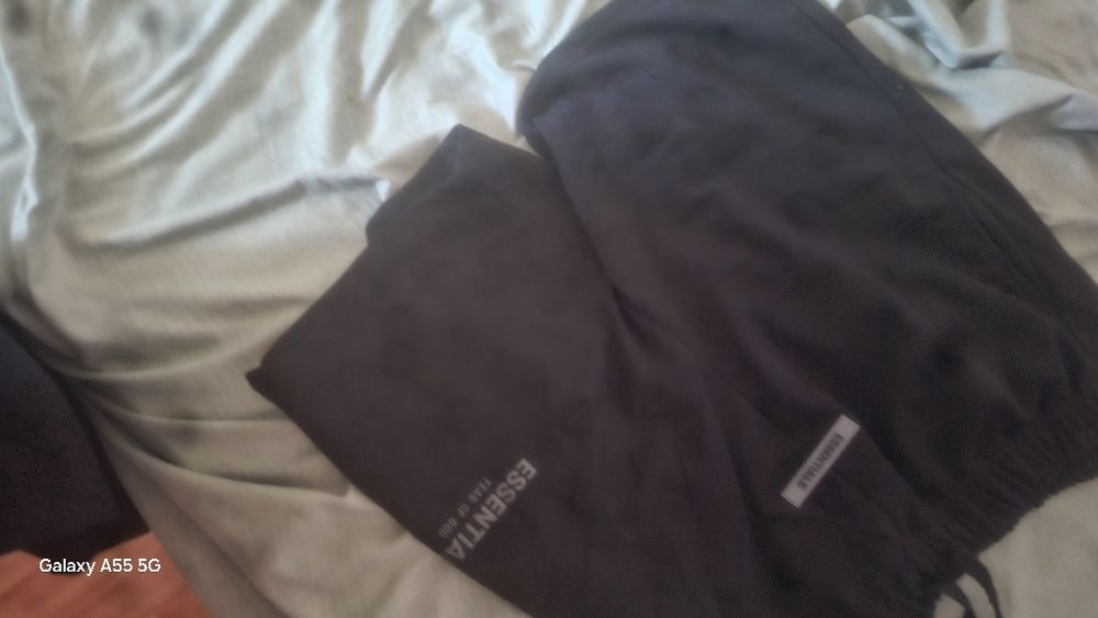 продам шорты essentials