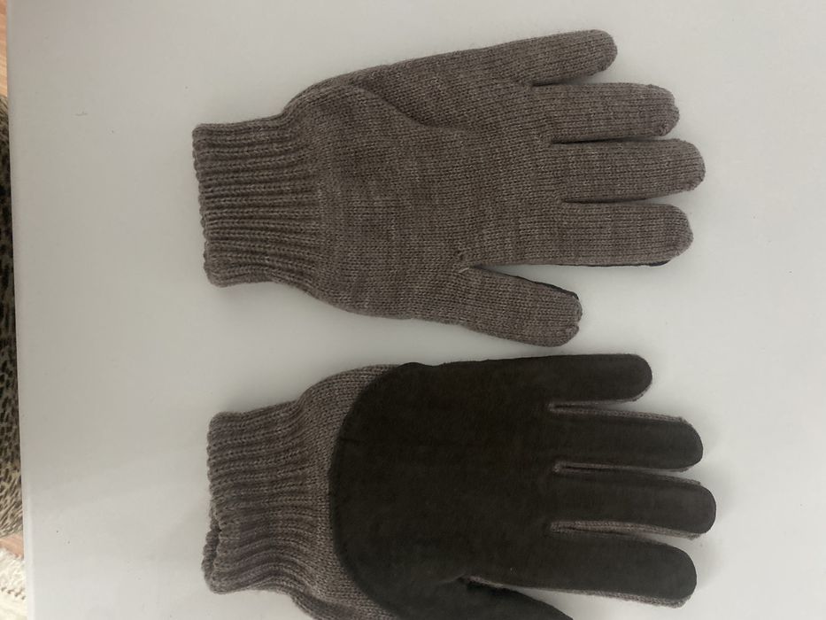 Продается головные уборы , перчатки для стройки