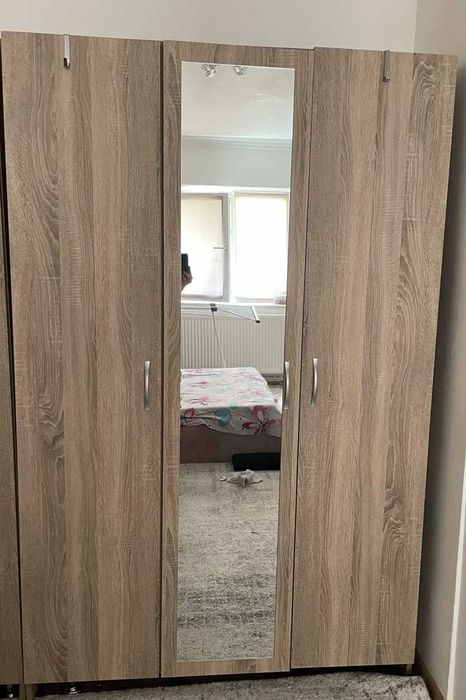 Dulap sonoma dark pentru dormitor cu dimensiunile 120x52.5x191 cm,