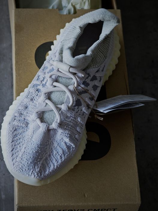 Yeezy 350 V2 CMPCT