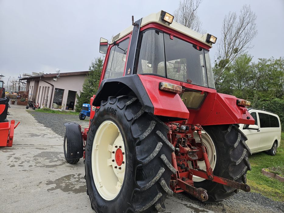 Tractor CASE International 745 XL