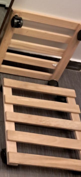 Vând suport pentru flori și multe altele