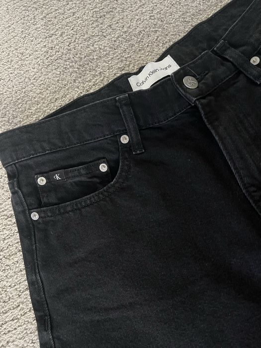 Blugi noi Calvin Klein