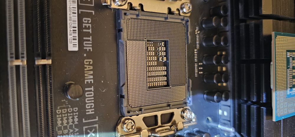 Vand placa de baza ASUS TUF Gaming Z790-PLUS WiFi motherboard LGA 1700