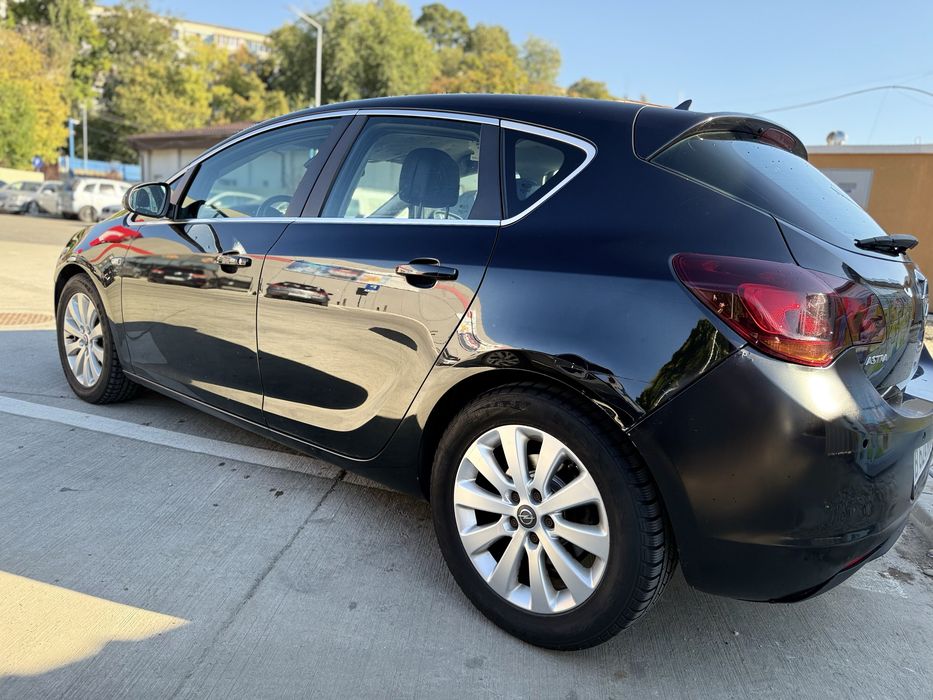 OPEL Astra 2011 — imagine 10