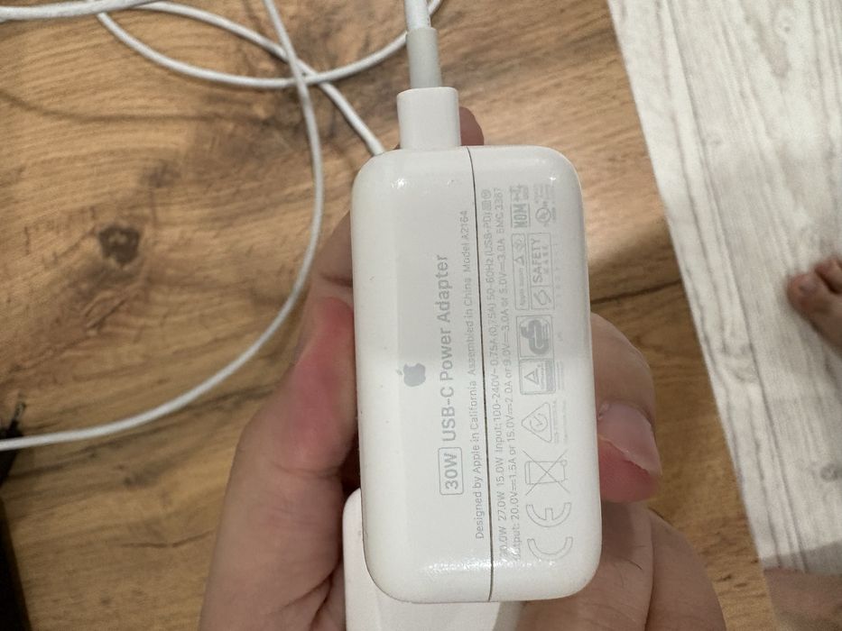 Оригинальная зарядка на Macbook (TYPEC)