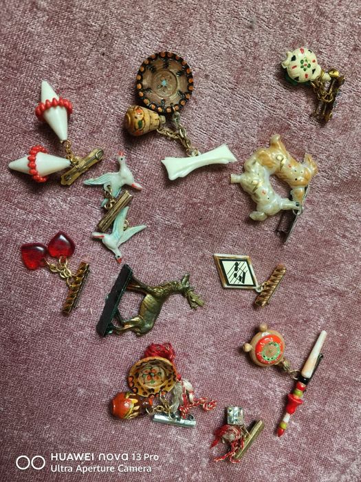 Старинни ретро играчки и огледало