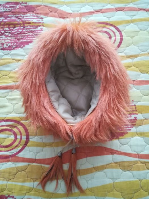 Шапка с изкуствен косъм