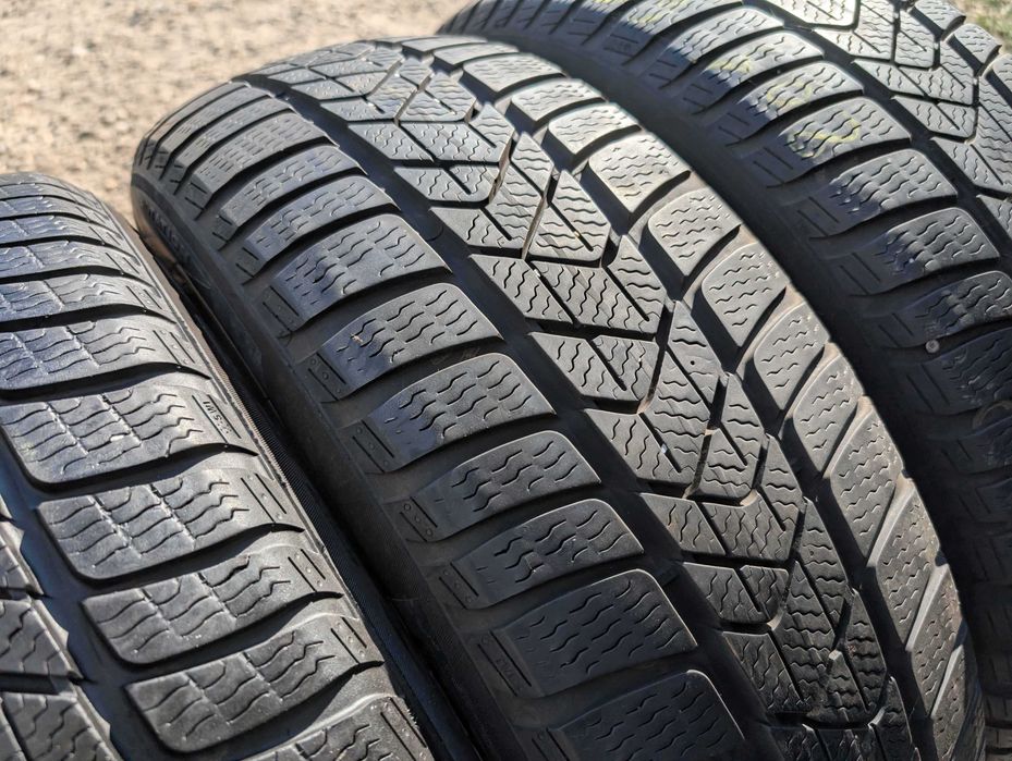 205/60 R17 • Iarna • Pirelli Sottozero 3 93H | 4 buc | Pret/buc