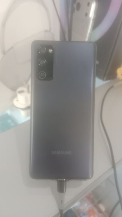 Продам Самсунг s20fe