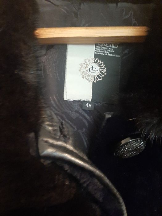 Продам женскую шубу мутон за