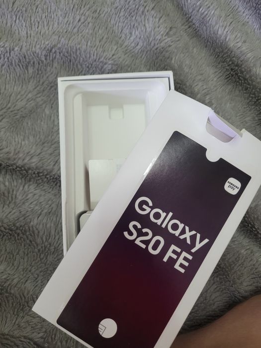 Продам/обменяю Самсунг с20фе