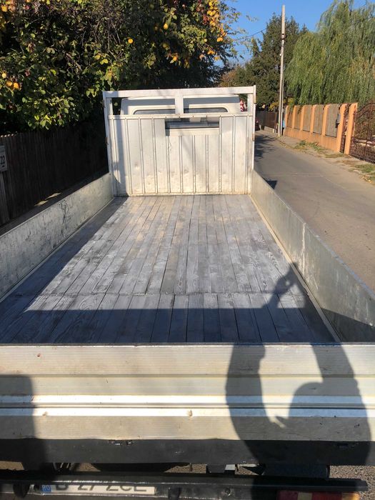 Autoutilitara Nissan Eco T 100