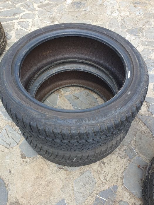 Set 2 cauciucuri de iarnă 205/60R 17 Good Year si set 2 cauciucuri 225