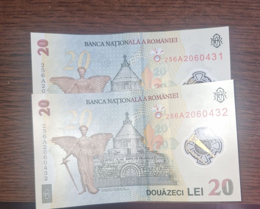 Doua bancnote de 20 lei cu serii consecutive