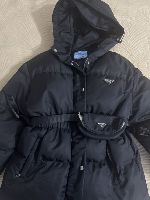 Куртка б/у прада черная