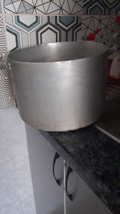Продам большие кастрюли