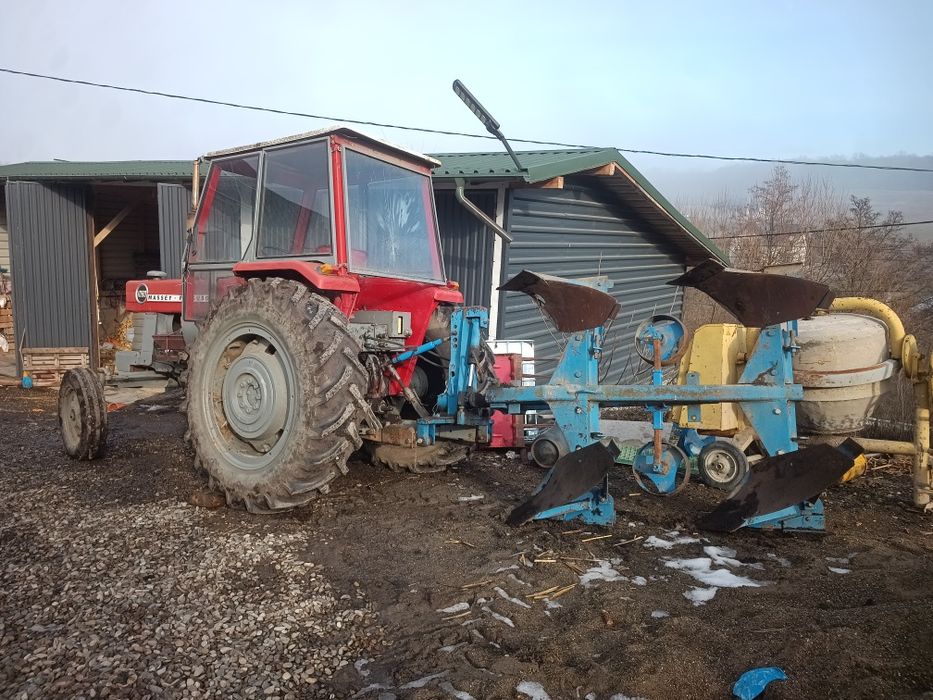 tractor Massey Ferguson 1080 + plug reversibil