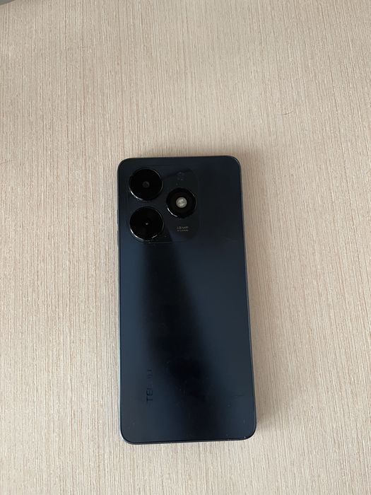 Продам телефон Tecno