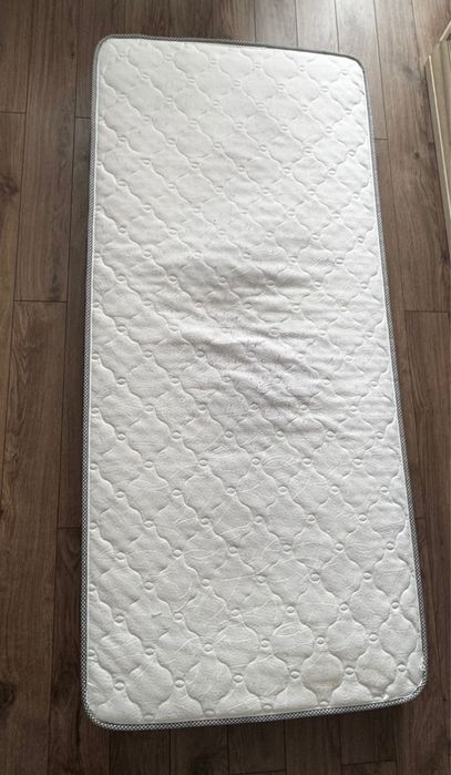 Матрас размером 90*200