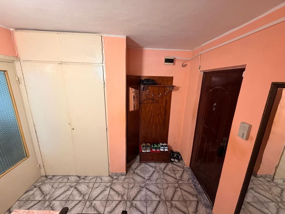 2 camere decomandat ultracentral Năvodari – parter – lângă piață