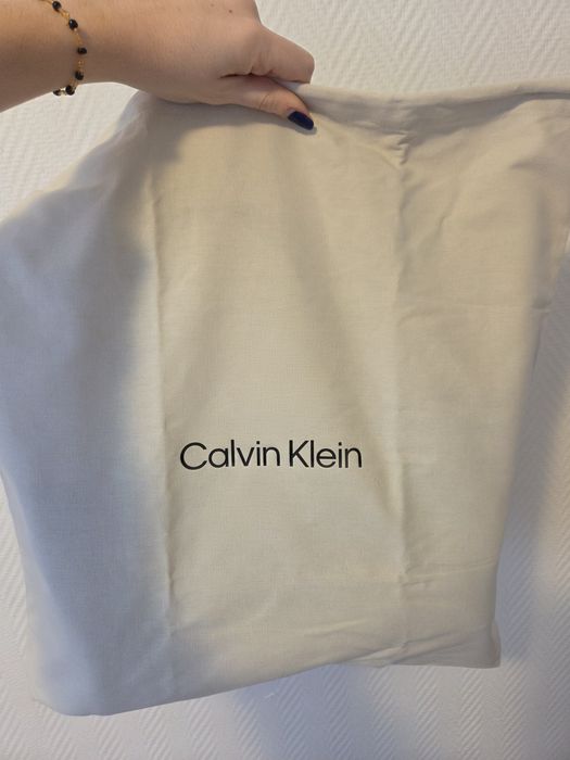 Calvin Klein mini buckle bag нова
