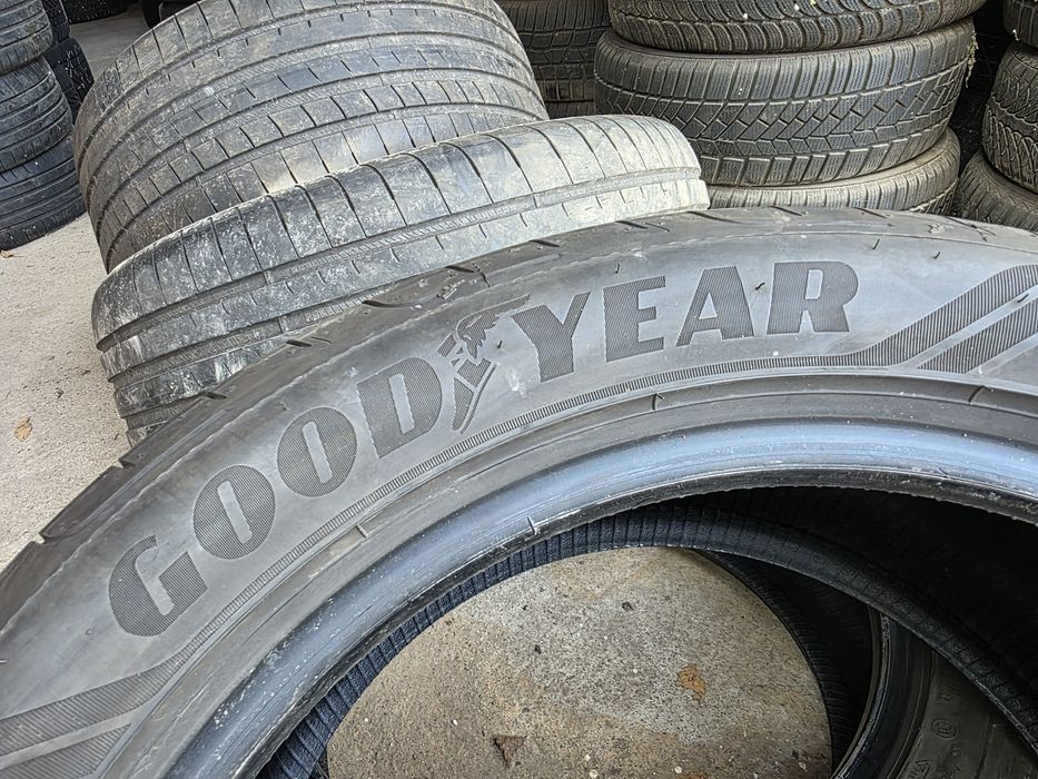 Goodyear 245.45.18 i 275.40.18