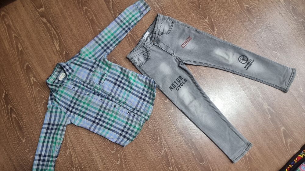 Двойка RED TAG для мальчиков 7-9 лет 
Отличном состоянии 
58 000 сум