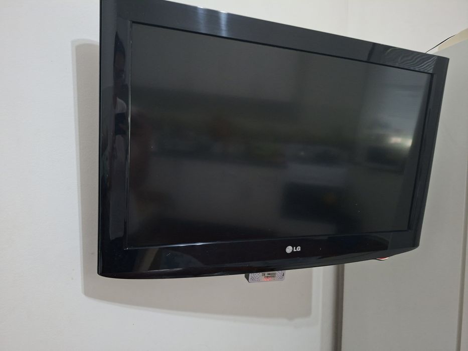 Телевизор LG,чёрный