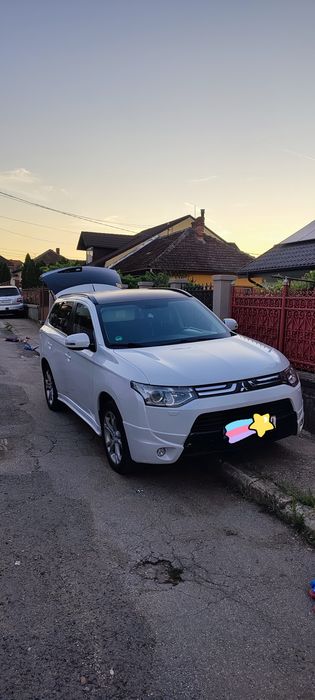 VAND URGENT!!! Mitsubishi  4X4 ,7 locuri