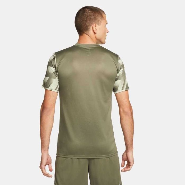 Найк Nike FC Dri Fit мъжка тениска размер M Slim Fit