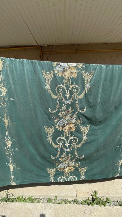 Продается шторы королевский велюр