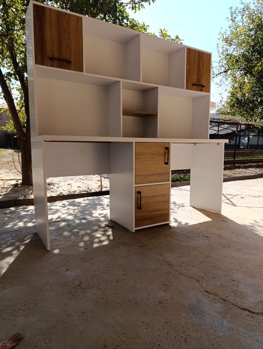 Письменный стол. Pismeniy parta