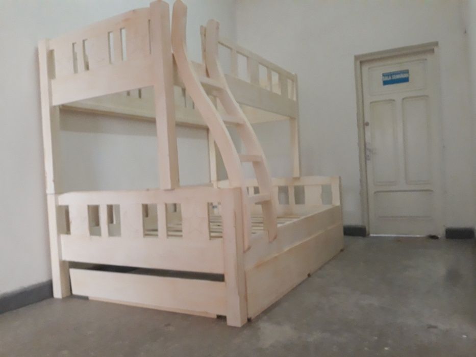 TRANSPORT GRATUIT.Pat etajat-supraetajat antichizat.Cod 3017