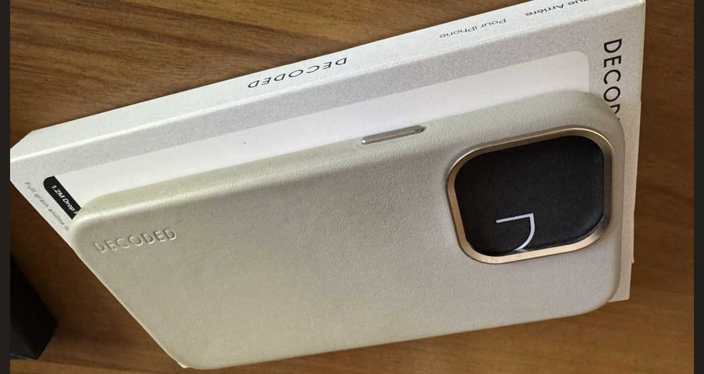 Кожен калъф Decoded Iphone 15 Pro Max в перфектно състояние