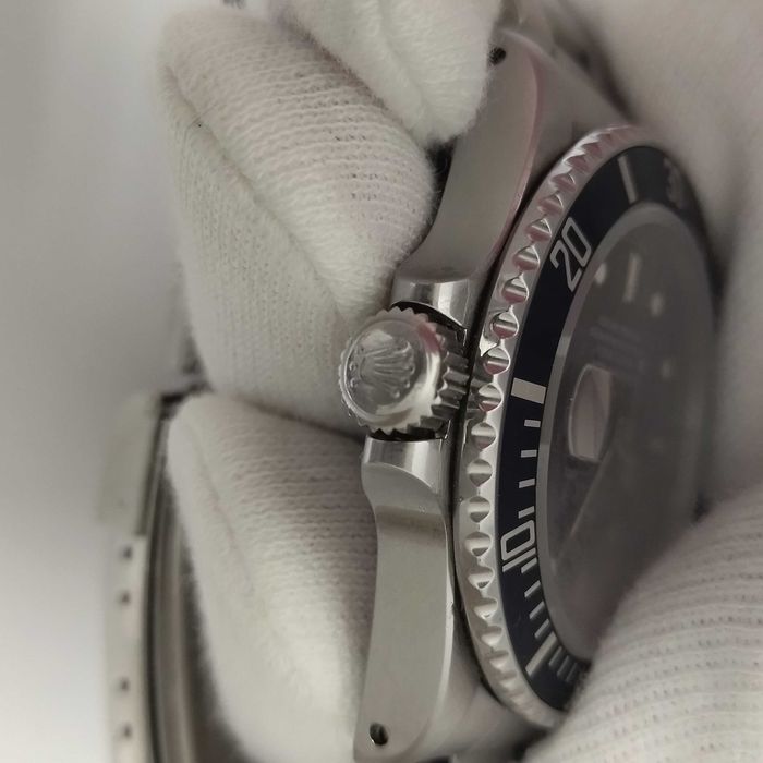 Rolex Submariner Date 16610 Oyster Peprpetual, Перфектен