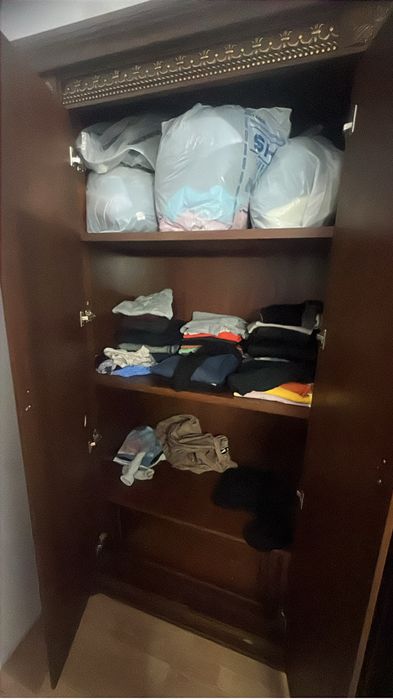 Шкаф коричневый