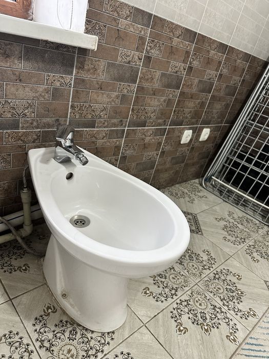 Продается раковина биде  и унитаз