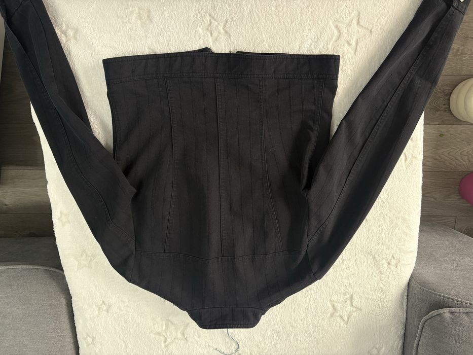 Днково яке на марката ZARA и черно дънково яке