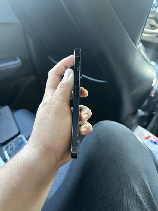 13 iPhone 128gb.