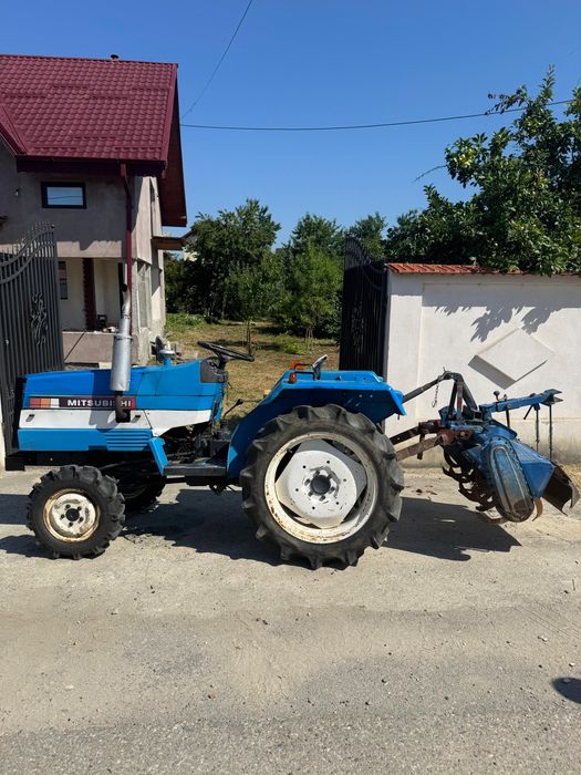 Vând sau schimb tractor Mitsubishi MT 20 cu Daster