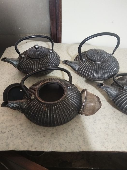 Чугунные чайник- заварник.0,7 литра