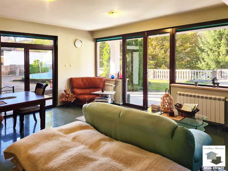 185036 Масивна къща, с двоен гараж и басейн, в Тетевенски Балкан