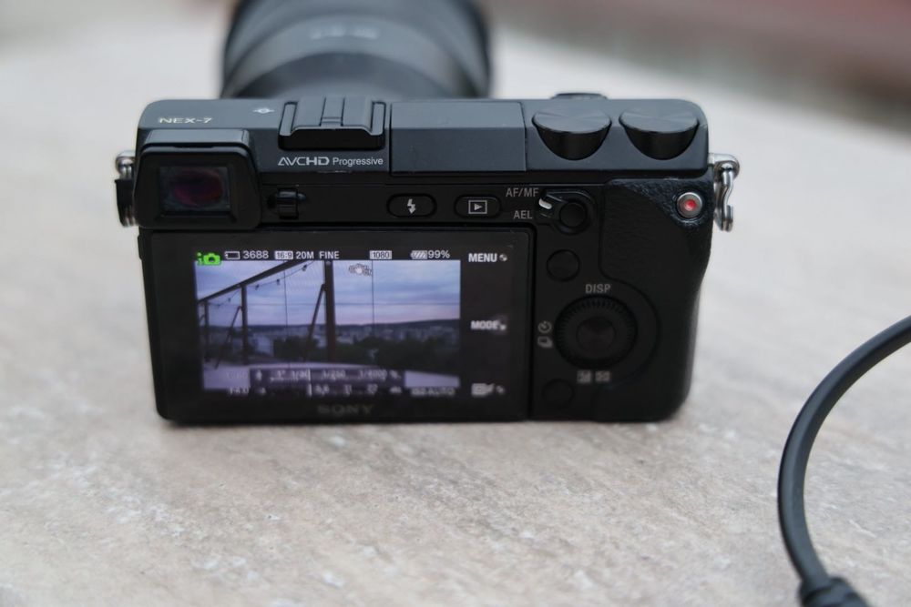 Фотоапарат (безогледален) / камера Sony NEX 7 + обектив Sony SEL