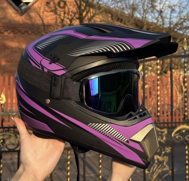 casti moto diferite marimi