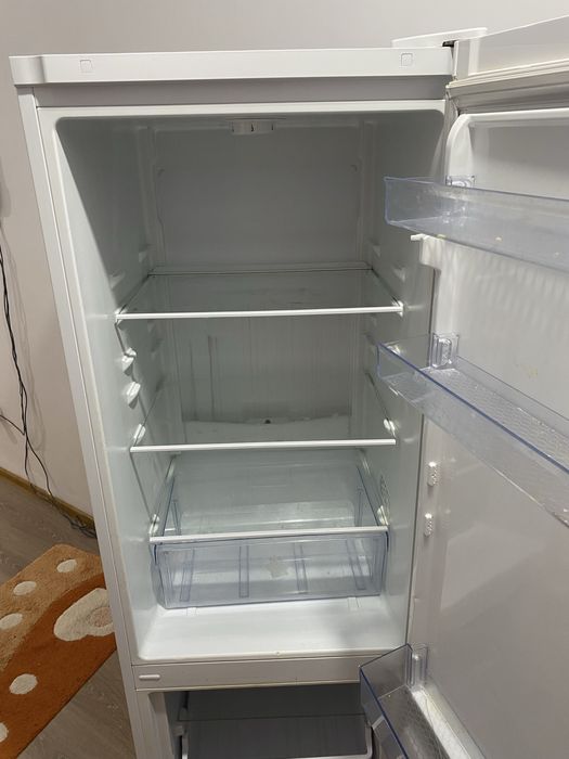 Продается рабочий холодильник BEKO!