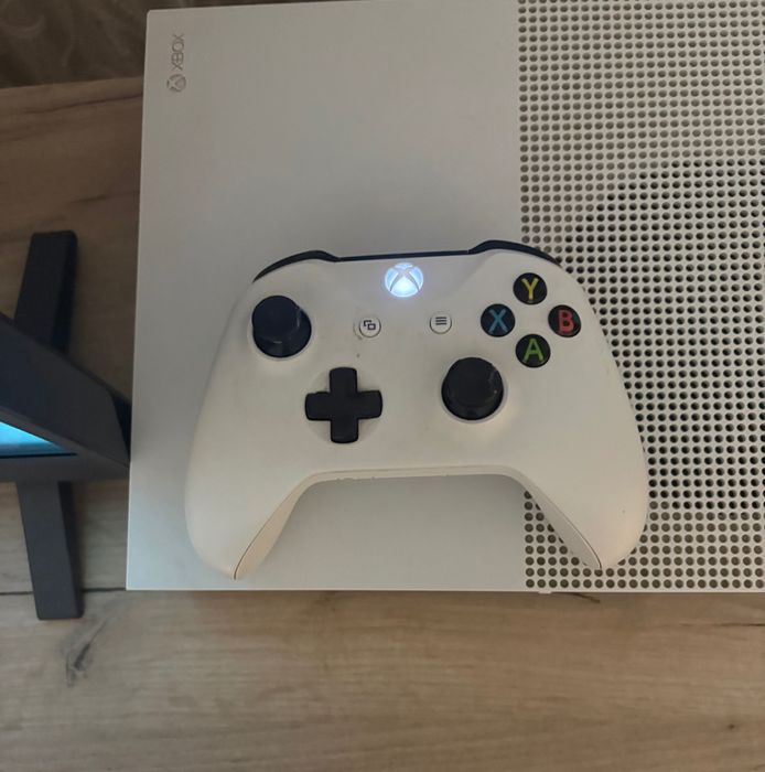 Consola XBOX One S 1TB+ Jocuri