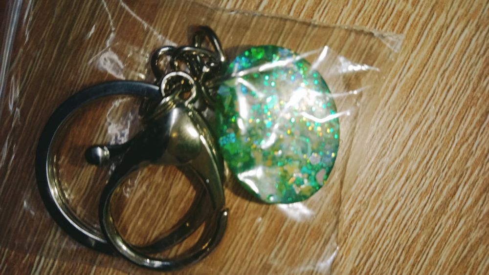 Продам брелки,серьги,кулон