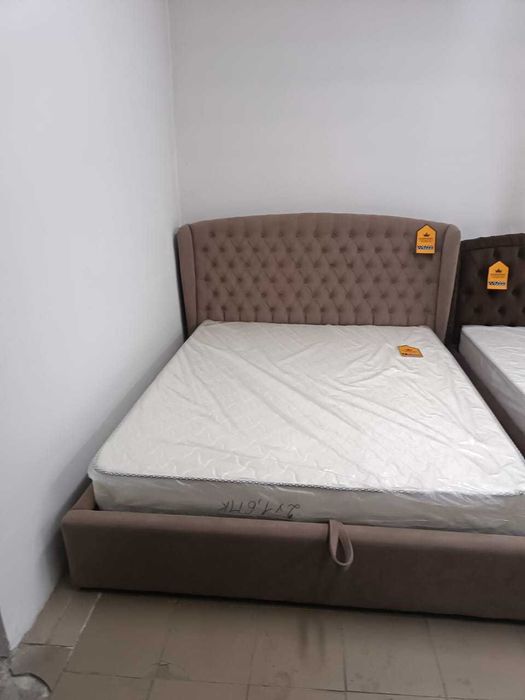 Кровать двуспальная