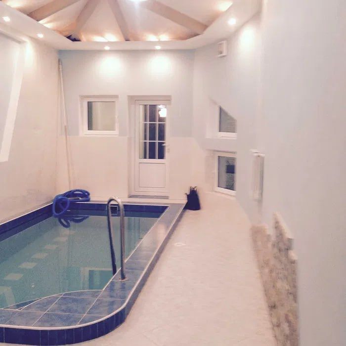 Сдаётся в аренду дом , за гостиница Россия ( н337 )